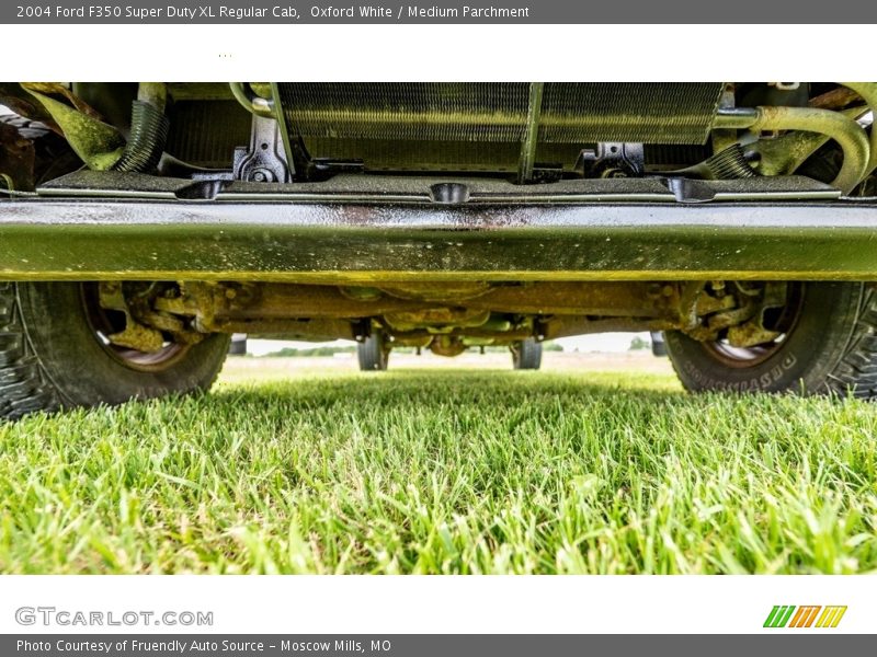 Oxford White / Medium Parchment 2004 Ford F350 Super Duty XL Regular Cab