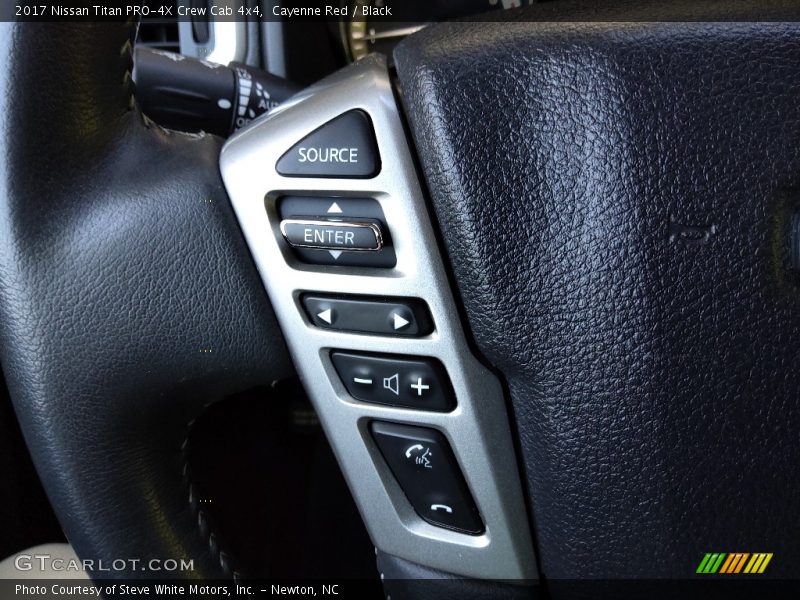  2017 Titan PRO-4X Crew Cab 4x4 Steering Wheel