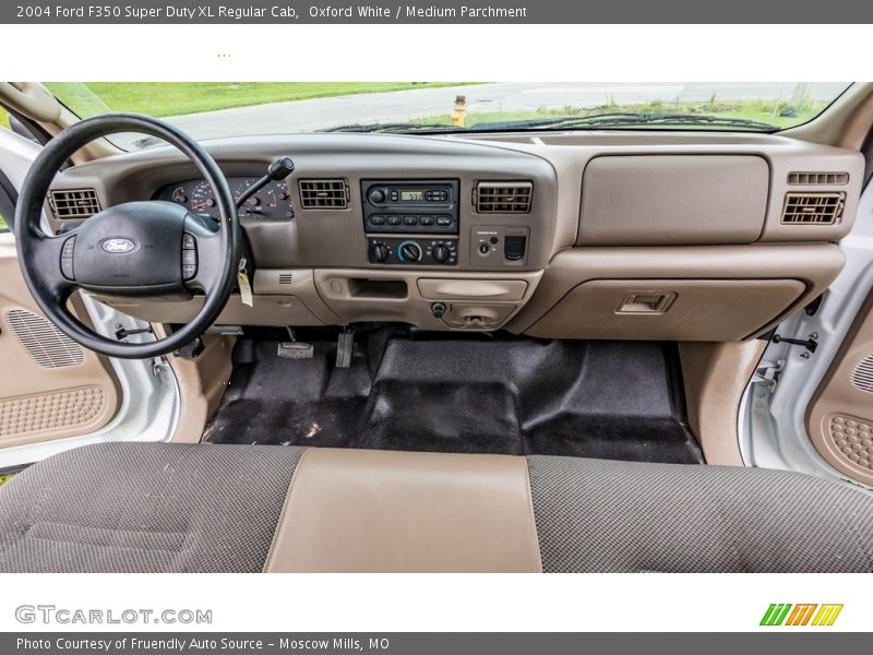 Dashboard of 2004 F350 Super Duty XL Regular Cab