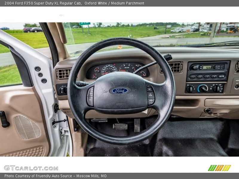 Oxford White / Medium Parchment 2004 Ford F350 Super Duty XL Regular Cab