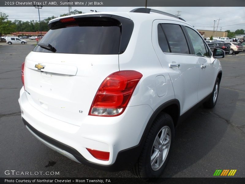 Summit White / Jet Black 2019 Chevrolet Trax LT AWD