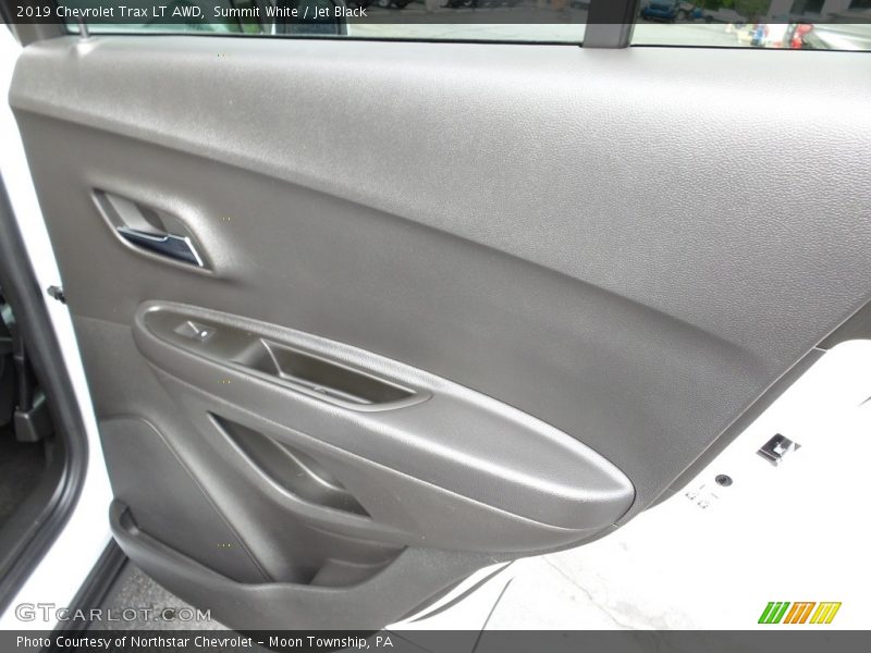 Summit White / Jet Black 2019 Chevrolet Trax LT AWD