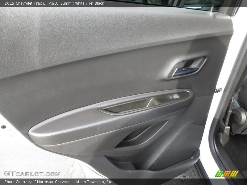 Summit White / Jet Black 2019 Chevrolet Trax LT AWD