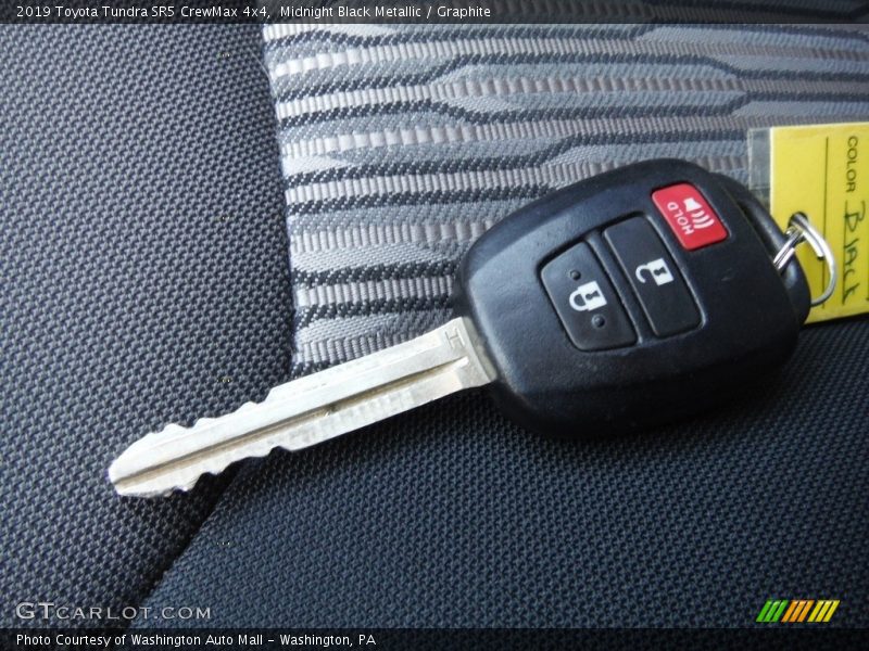 Midnight Black Metallic / Graphite 2019 Toyota Tundra SR5 CrewMax 4x4