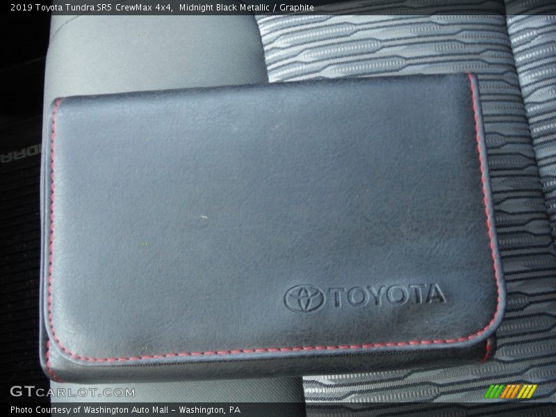 Midnight Black Metallic / Graphite 2019 Toyota Tundra SR5 CrewMax 4x4