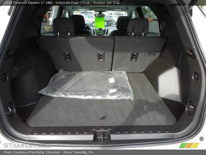 Iridescent Pearl Tricoat / Medium Ash Gray 2018 Chevrolet Equinox LT AWD