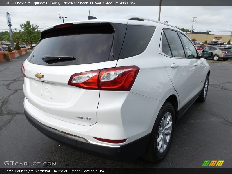Iridescent Pearl Tricoat / Medium Ash Gray 2018 Chevrolet Equinox LT AWD
