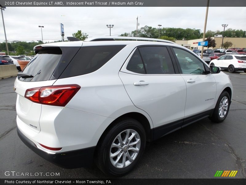 Iridescent Pearl Tricoat / Medium Ash Gray 2018 Chevrolet Equinox LT AWD