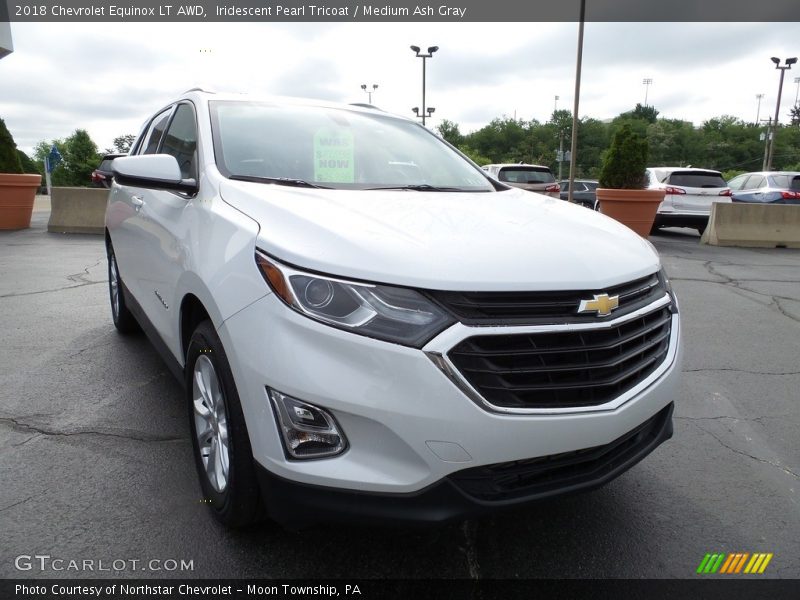 Iridescent Pearl Tricoat / Medium Ash Gray 2018 Chevrolet Equinox LT AWD