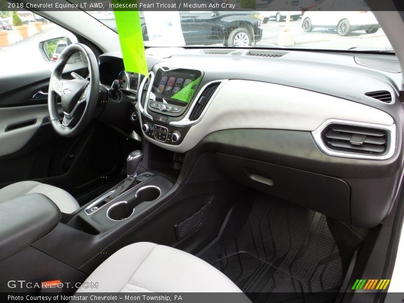 Iridescent Pearl Tricoat / Medium Ash Gray 2018 Chevrolet Equinox LT AWD