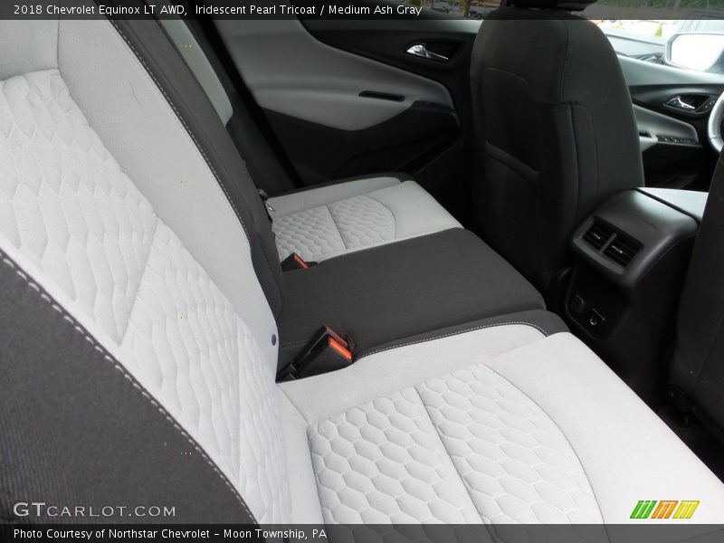 Iridescent Pearl Tricoat / Medium Ash Gray 2018 Chevrolet Equinox LT AWD