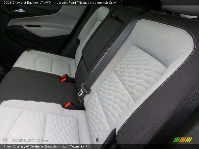 Iridescent Pearl Tricoat / Medium Ash Gray 2018 Chevrolet Equinox LT AWD