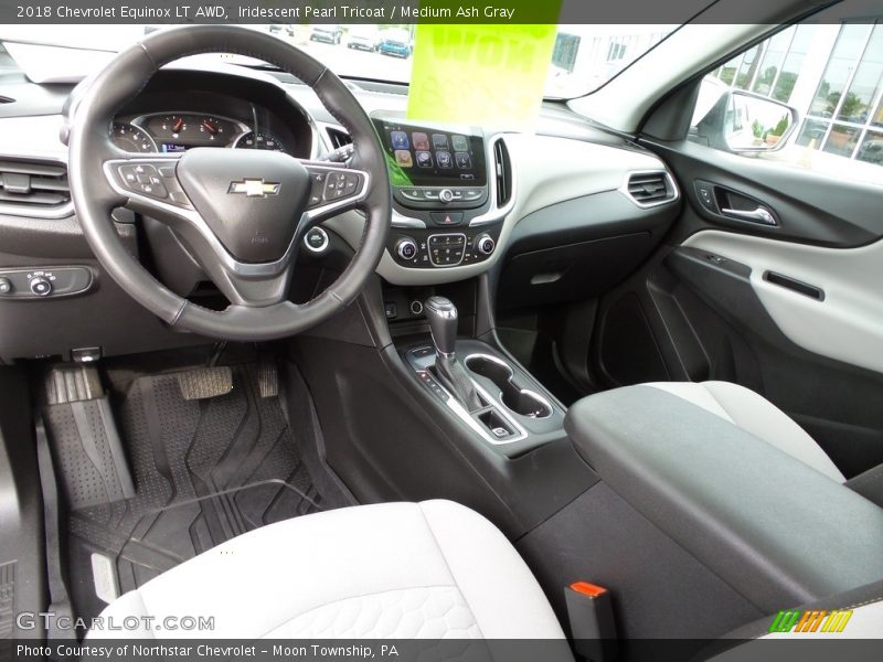 Iridescent Pearl Tricoat / Medium Ash Gray 2018 Chevrolet Equinox LT AWD