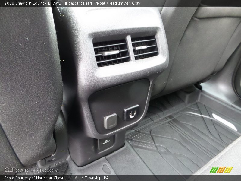 Iridescent Pearl Tricoat / Medium Ash Gray 2018 Chevrolet Equinox LT AWD