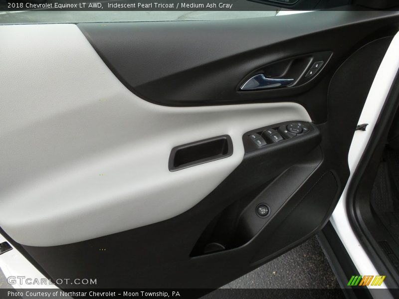 Iridescent Pearl Tricoat / Medium Ash Gray 2018 Chevrolet Equinox LT AWD