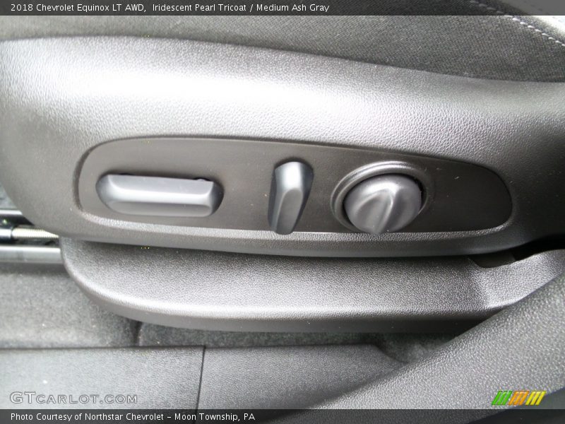 Iridescent Pearl Tricoat / Medium Ash Gray 2018 Chevrolet Equinox LT AWD