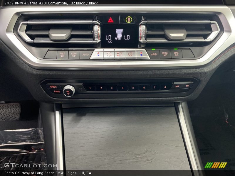 Controls of 2022 4 Series 430i Convertible