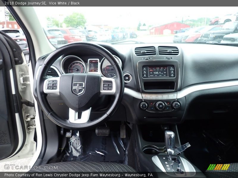 Vice White / Black 2018 Dodge Journey SE