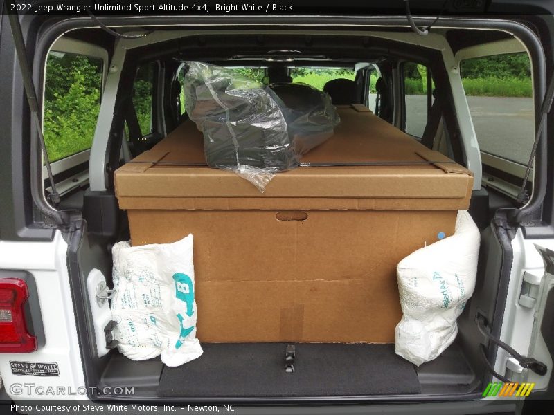 Bright White / Black 2022 Jeep Wrangler Unlimited Sport Altitude 4x4
