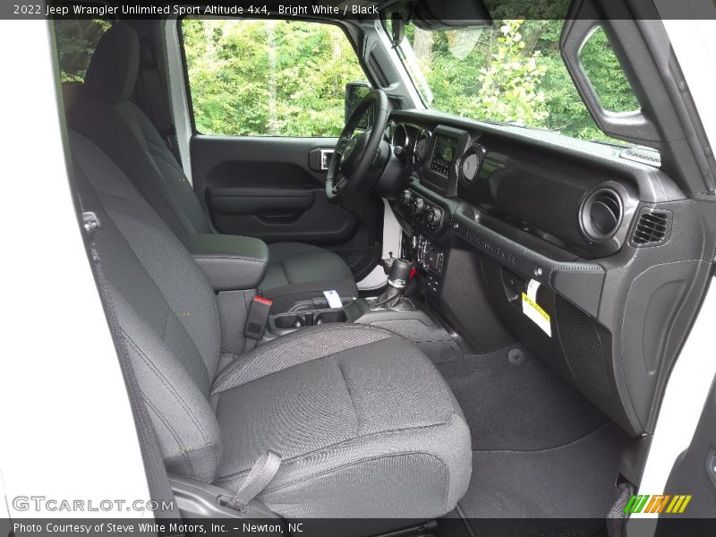 Bright White / Black 2022 Jeep Wrangler Unlimited Sport Altitude 4x4