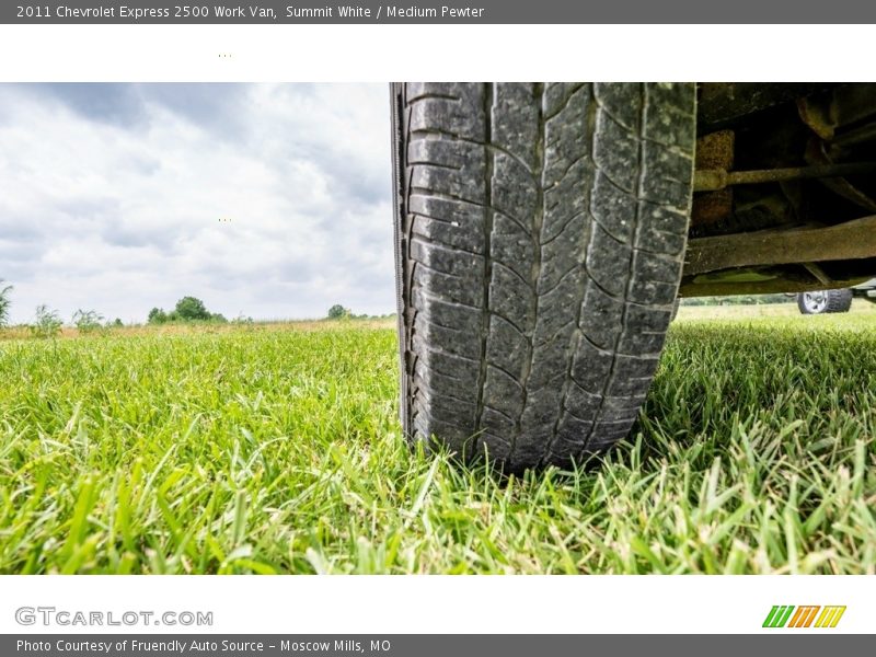 Summit White / Medium Pewter 2011 Chevrolet Express 2500 Work Van