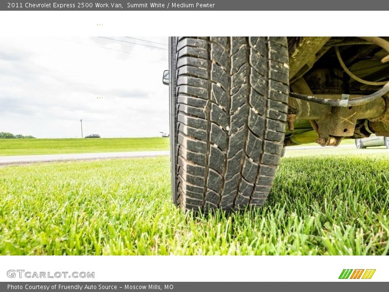 Summit White / Medium Pewter 2011 Chevrolet Express 2500 Work Van