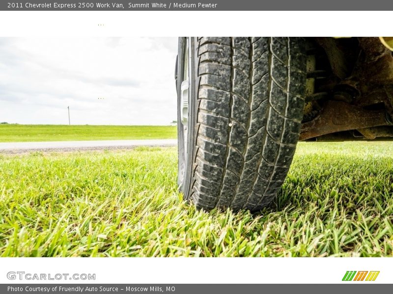 Summit White / Medium Pewter 2011 Chevrolet Express 2500 Work Van