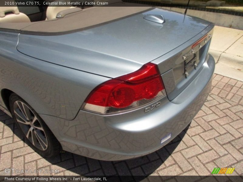 Celestial Blue Metallic / Cacite Cream 2010 Volvo C70 T5