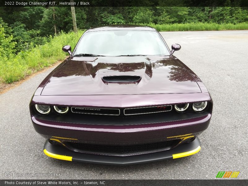 Hellraisin / Black 2022 Dodge Challenger R/T
