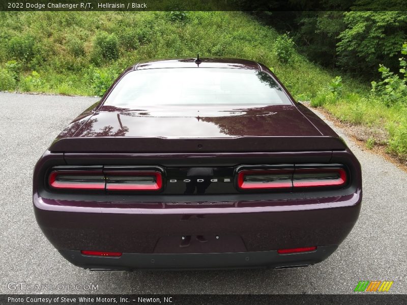 Hellraisin / Black 2022 Dodge Challenger R/T