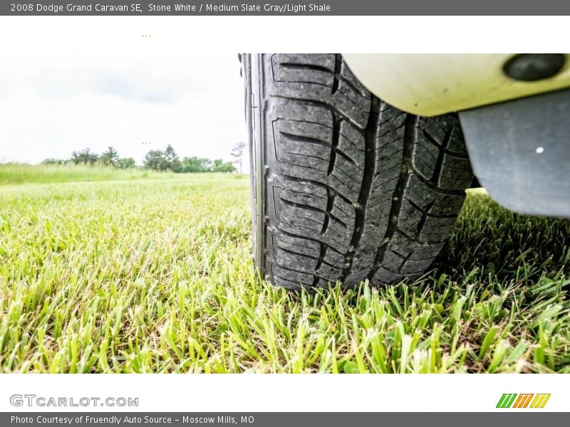 Stone White / Medium Slate Gray/Light Shale 2008 Dodge Grand Caravan SE