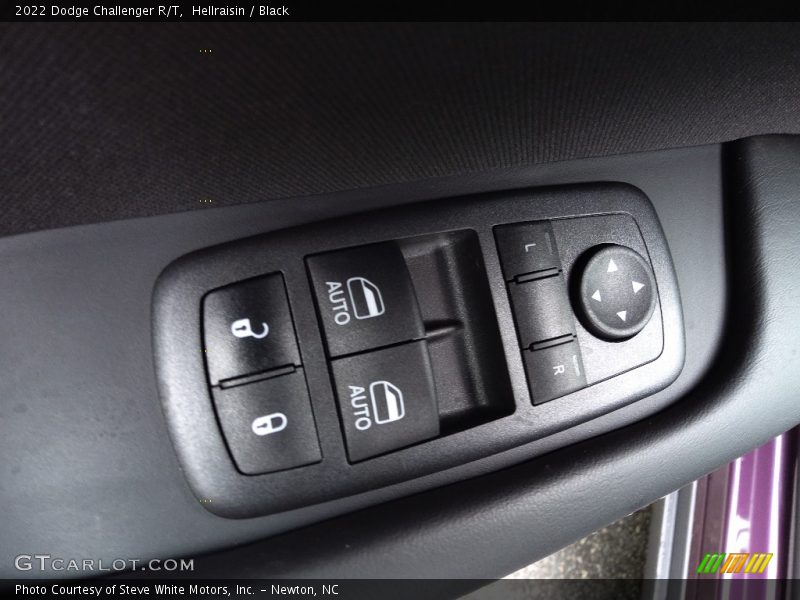 Hellraisin / Black 2022 Dodge Challenger R/T