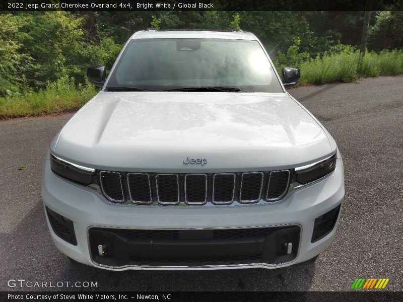 Bright White / Global Black 2022 Jeep Grand Cherokee Overland 4x4