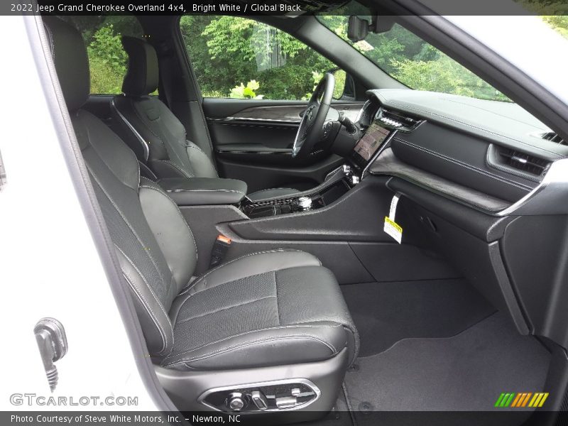 Front Seat of 2022 Grand Cherokee Overland 4x4