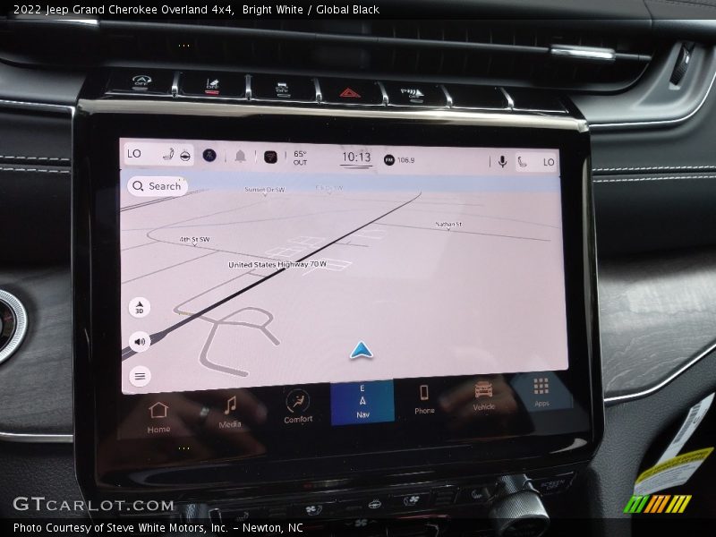 Navigation of 2022 Grand Cherokee Overland 4x4