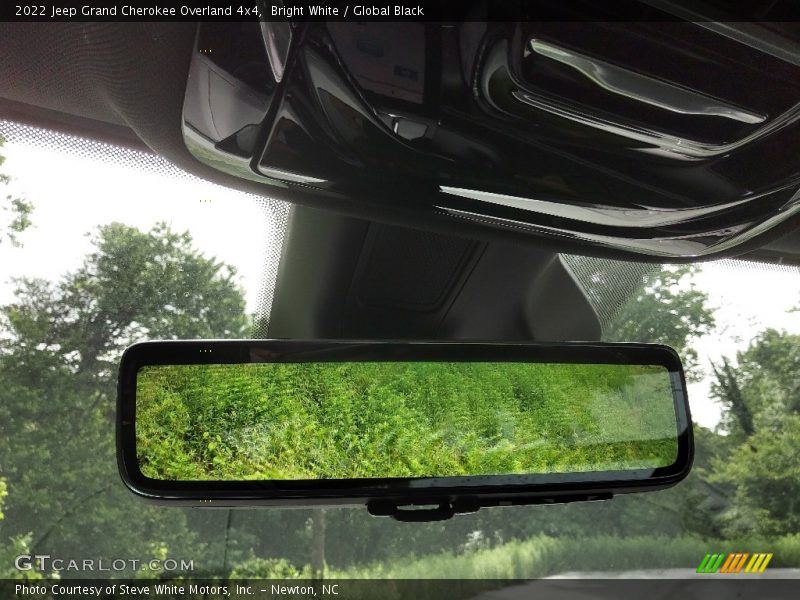 Bright White / Global Black 2022 Jeep Grand Cherokee Overland 4x4