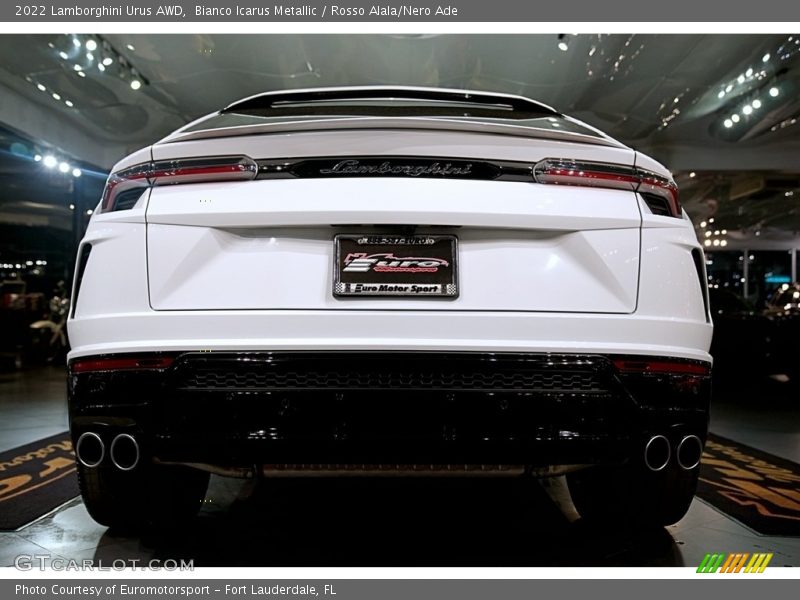 Bianco Icarus Metallic / Rosso Alala/Nero Ade 2022 Lamborghini Urus AWD