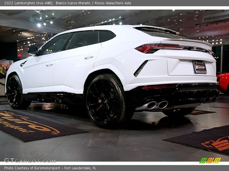 Bianco Icarus Metallic / Rosso Alala/Nero Ade 2022 Lamborghini Urus AWD
