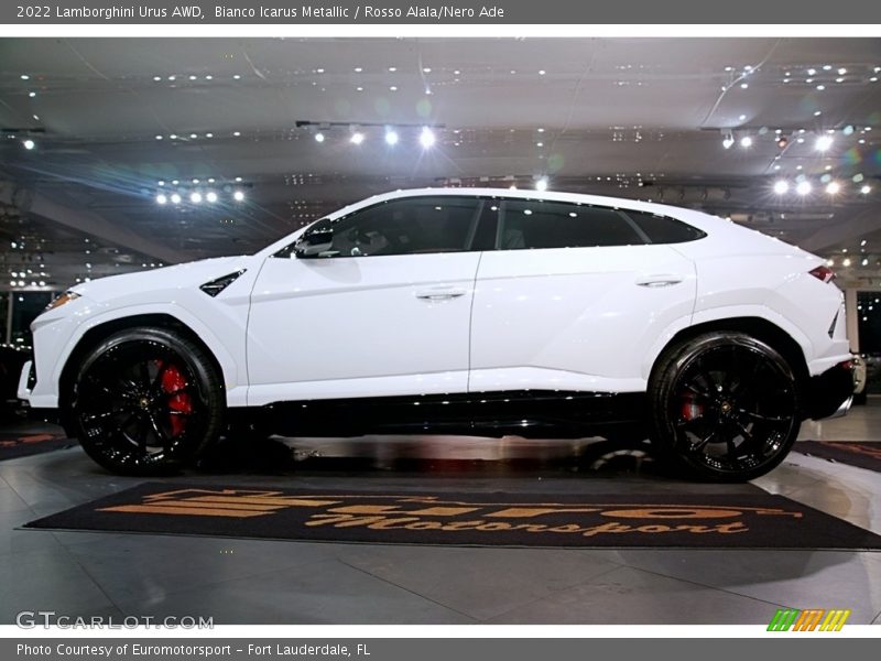 Bianco Icarus Metallic / Rosso Alala/Nero Ade 2022 Lamborghini Urus AWD