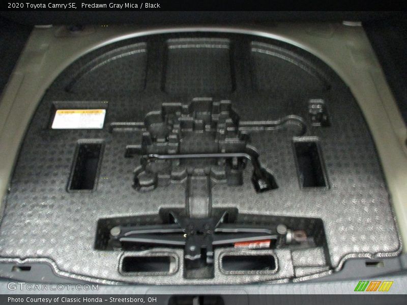 Predawn Gray Mica / Black 2020 Toyota Camry SE