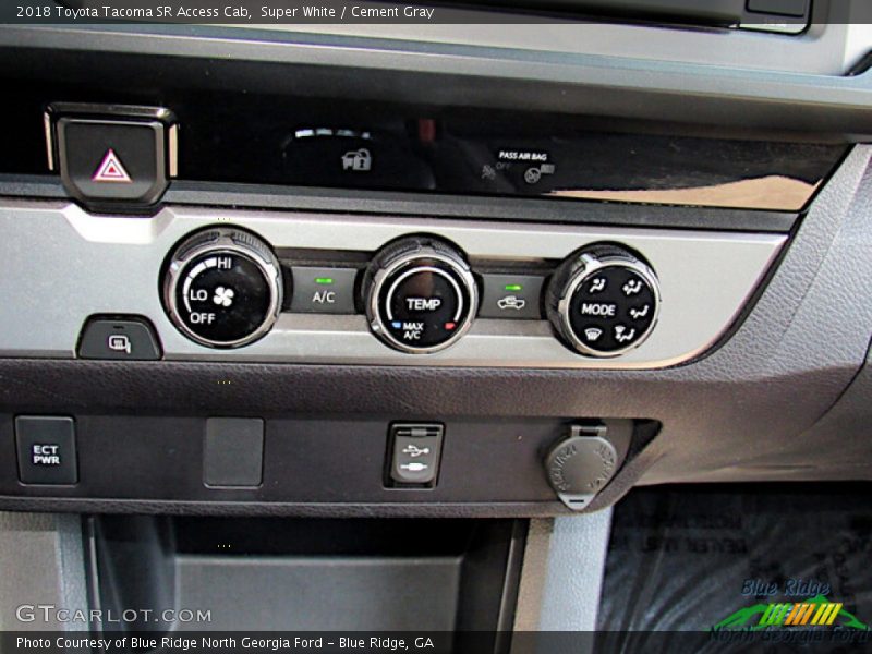 Super White / Cement Gray 2018 Toyota Tacoma SR Access Cab