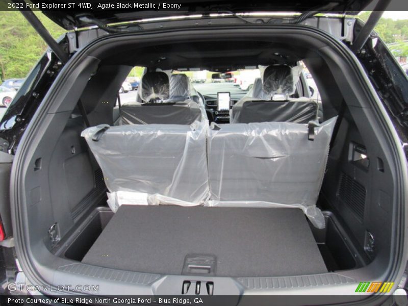  2022 Explorer ST 4WD Trunk