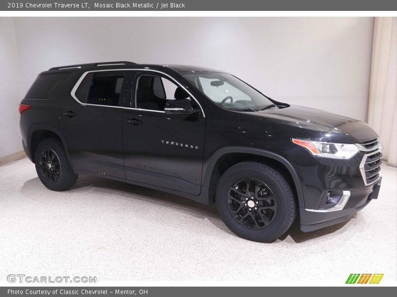 Mosaic Black Metallic / Jet Black 2019 Chevrolet Traverse LT