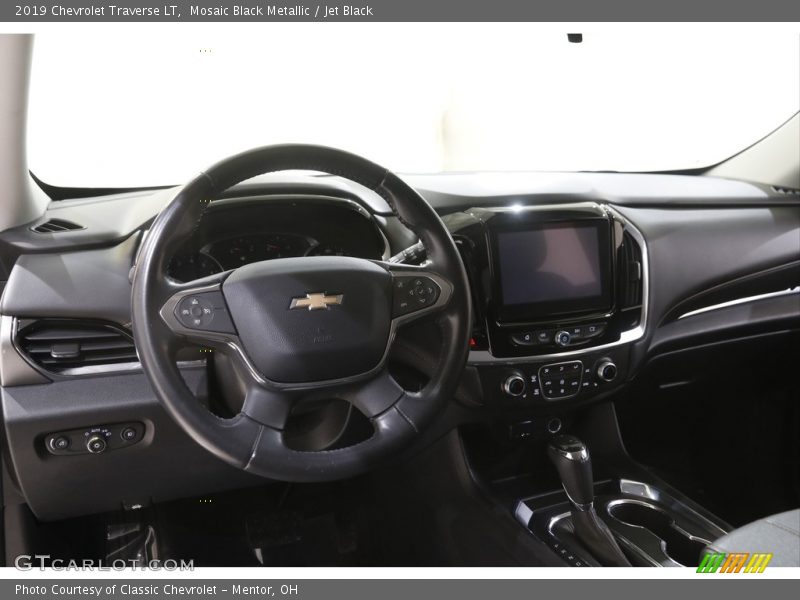 Mosaic Black Metallic / Jet Black 2019 Chevrolet Traverse LT