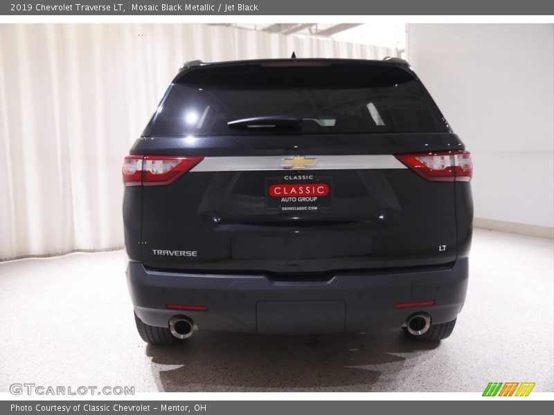 Mosaic Black Metallic / Jet Black 2019 Chevrolet Traverse LT