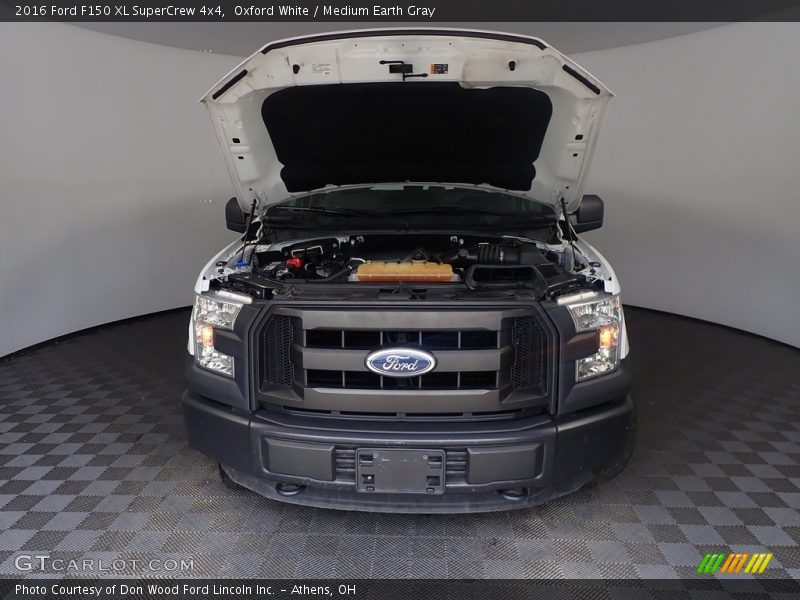 Oxford White / Medium Earth Gray 2016 Ford F150 XL SuperCrew 4x4