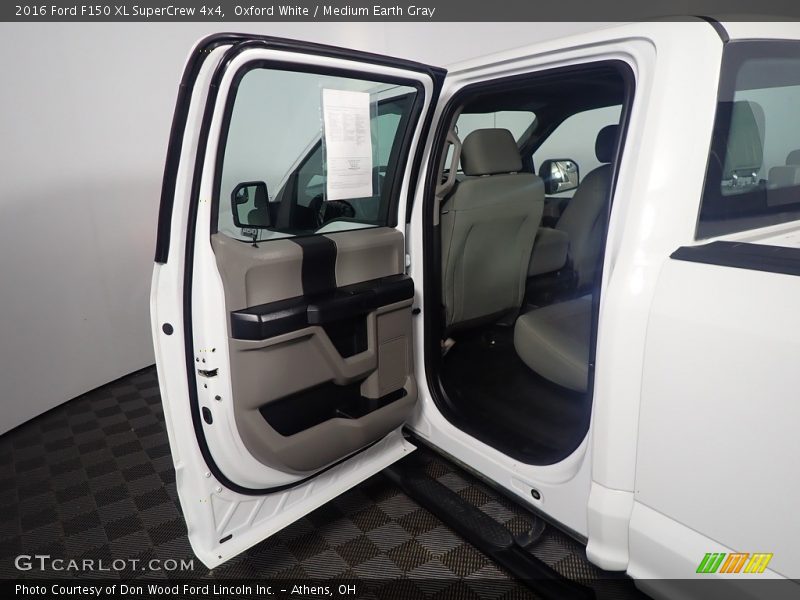 Oxford White / Medium Earth Gray 2016 Ford F150 XL SuperCrew 4x4