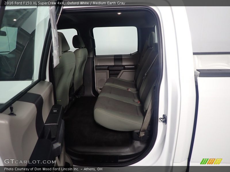 Oxford White / Medium Earth Gray 2016 Ford F150 XL SuperCrew 4x4