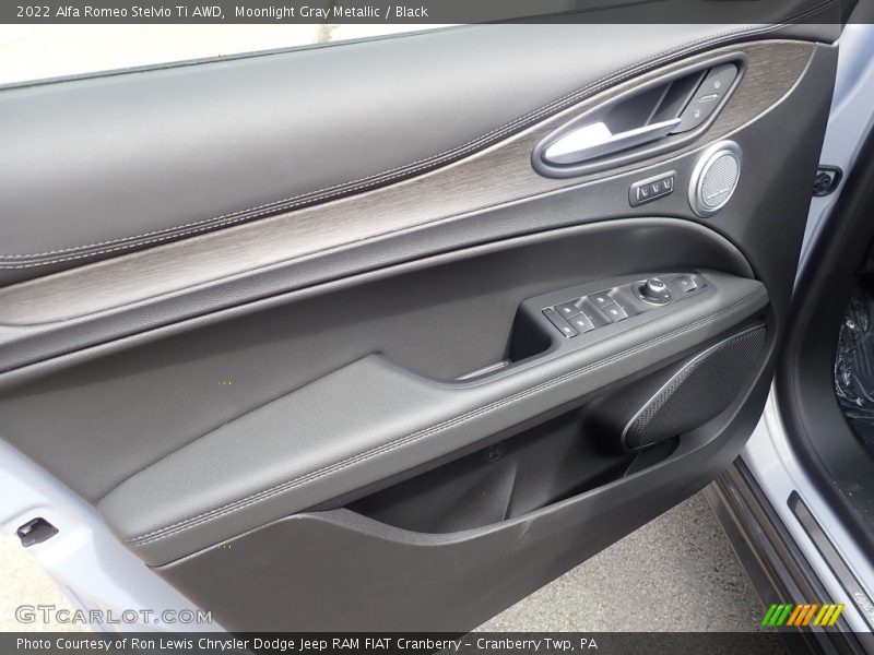 Moonlight Gray Metallic / Black 2022 Alfa Romeo Stelvio Ti AWD