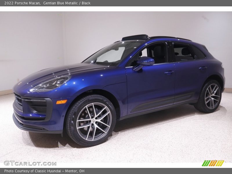 Front 3/4 View of 2022 Macan 
